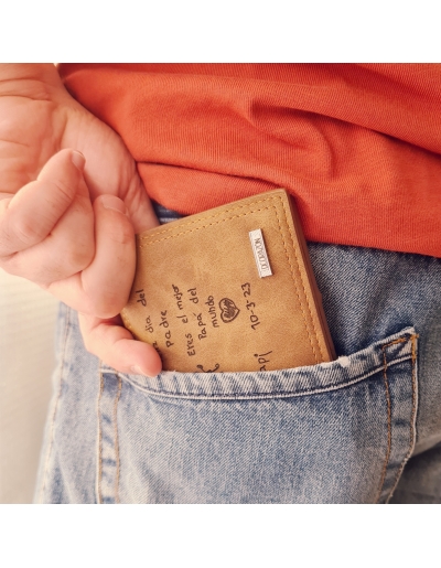 Cartera cuerina suave, con...