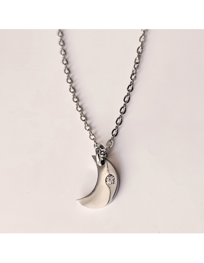 Precioso collar con amuleto...