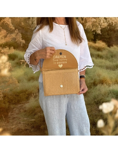 Bolso de paja, con mensaje oculto...